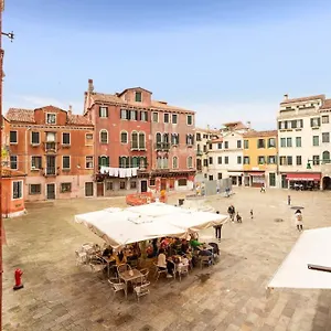 frari-house-basilica-dei-frari.hotelslidodijesolo.com/